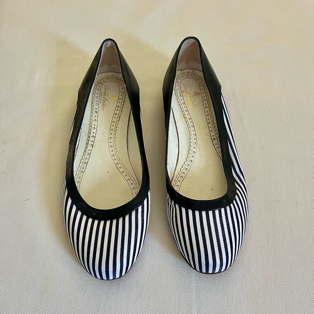 Women’s Brooks Brother Flats Size 10